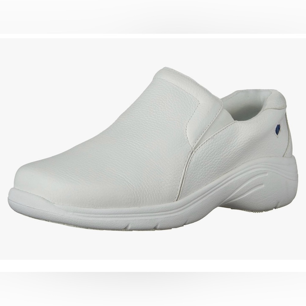 Nurse Mates Women's White Non-Slip Performance Shoe Size 7